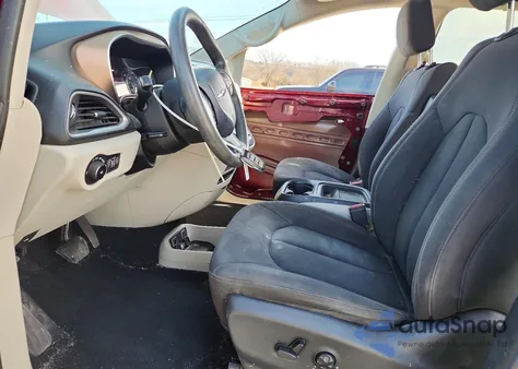 2018 Chrysler Pacifica Touring Plus z USA, uszkodzony, nr VIN 2C4RC1FGXJR105001